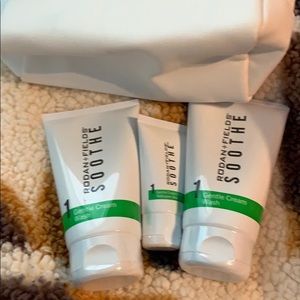 R+F soothe gentle cream wash with white bag